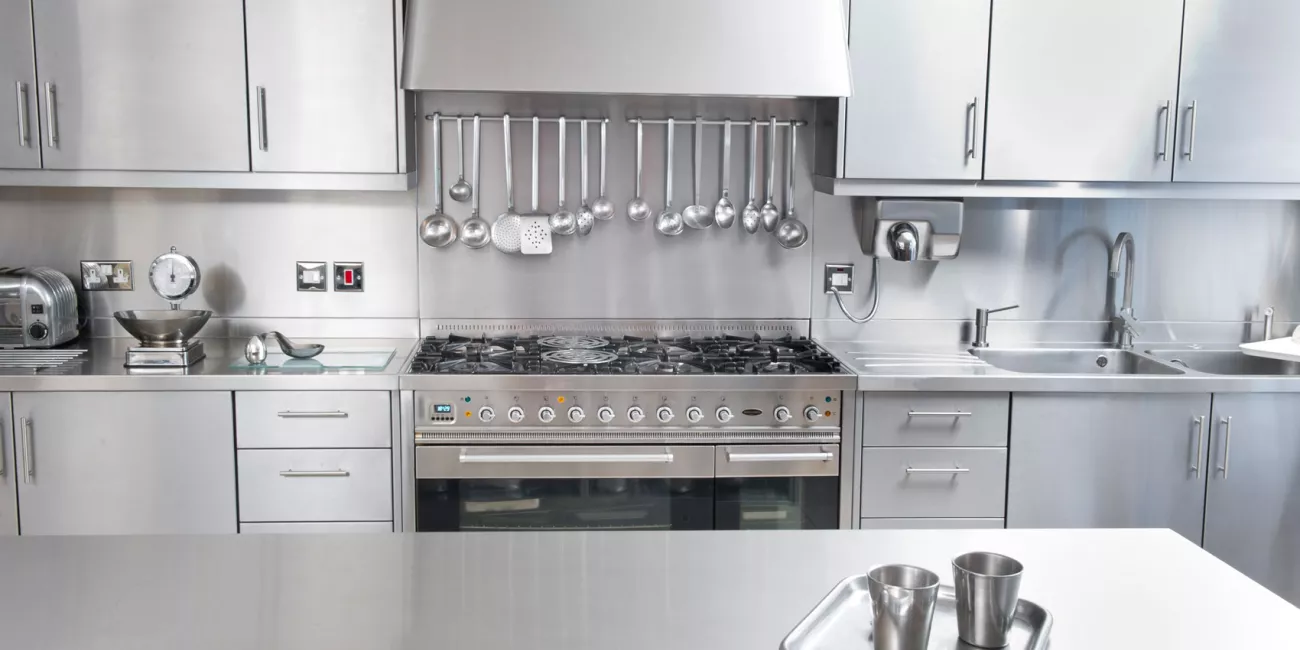 Stainless Steel Backsplash for Kitchens: A Sleek and Functional Addition